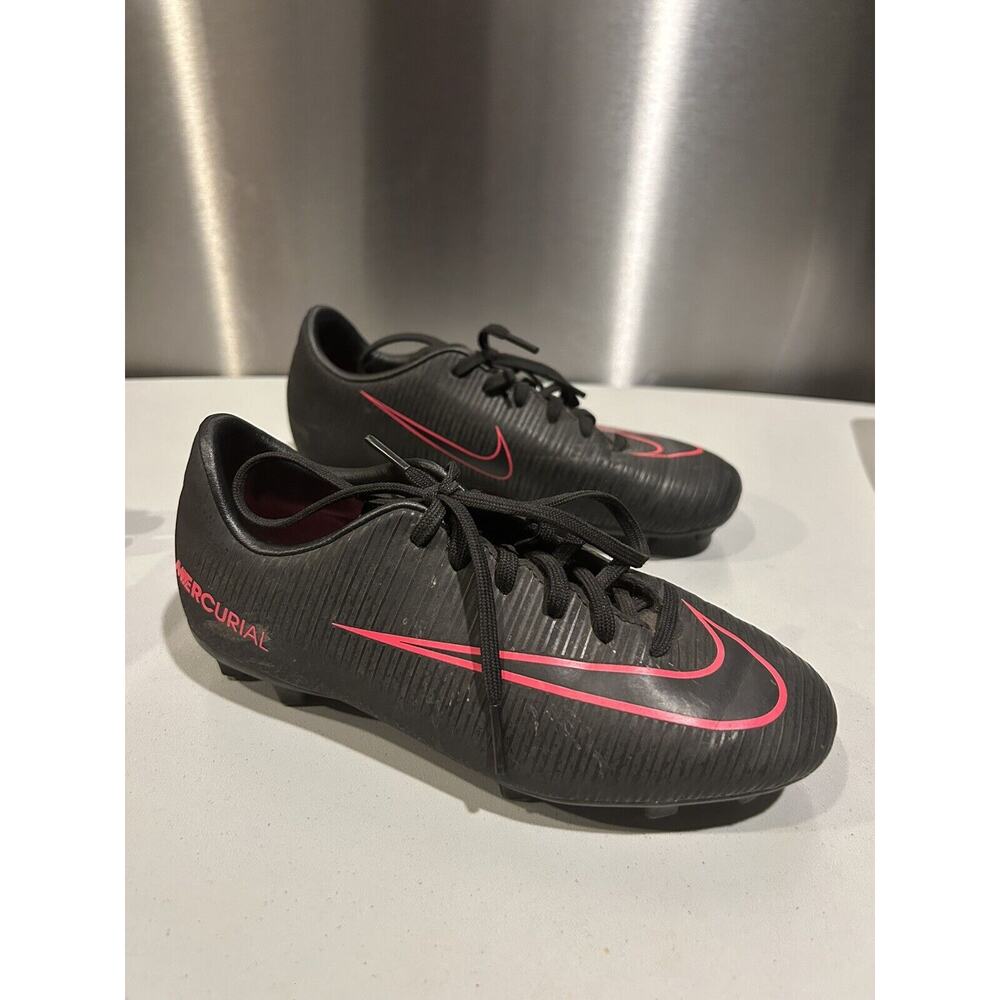 Nike JR Mercurial Junior Soccer‎ Cleats Size 1Y Black/Pink